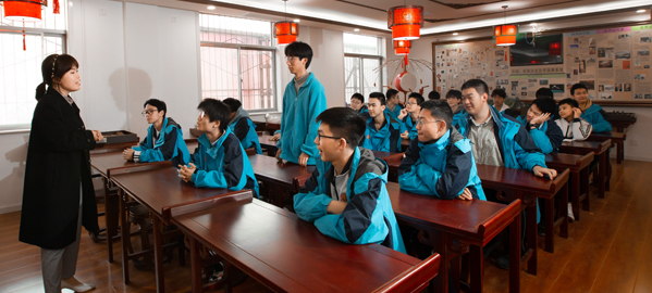 麟游 分类教学，因材施教，采取“一类一方案、一人一目标”的教学方法
