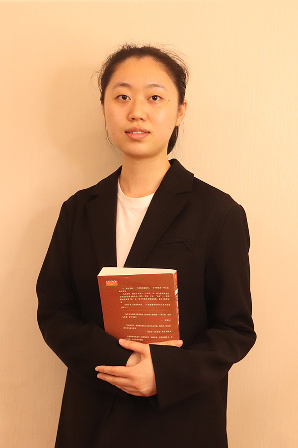 麟游梁艺 本科学历，优秀班主任